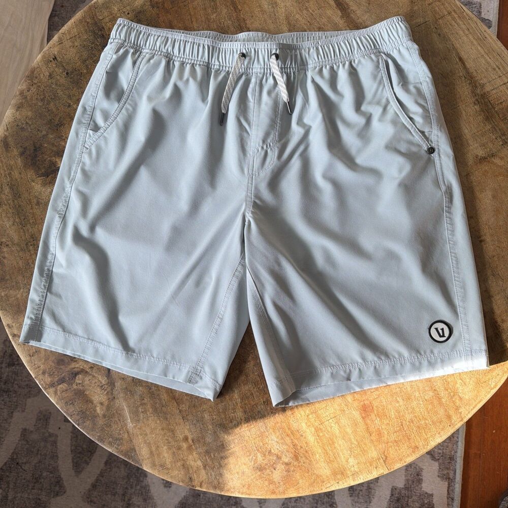 Vuori Kore Shorts Men XL Lined 9" Inseam Athletic Performance Gym Short Sky Grey